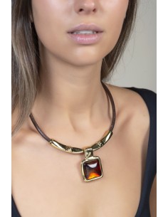 Collar Kubik Oro 2