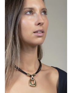 Collar Kubik Chik Oro 2